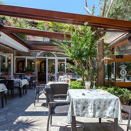 Due Mari Ξενοδοχείο 4*