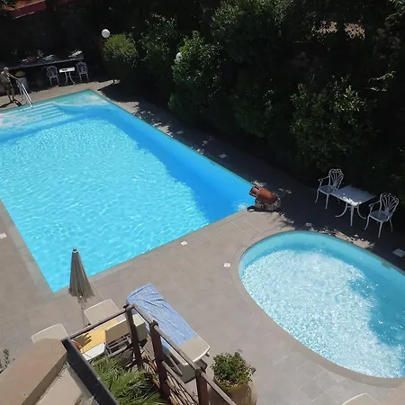 Due Mari Szálloda 4*